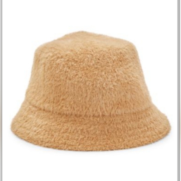 Saks Fifth AvenueFuzzy Bucket Hat one‎ size - Picture 1 of 9